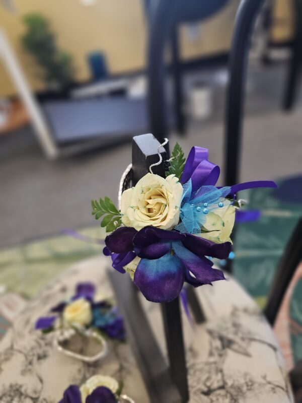 Corsage - Image 2